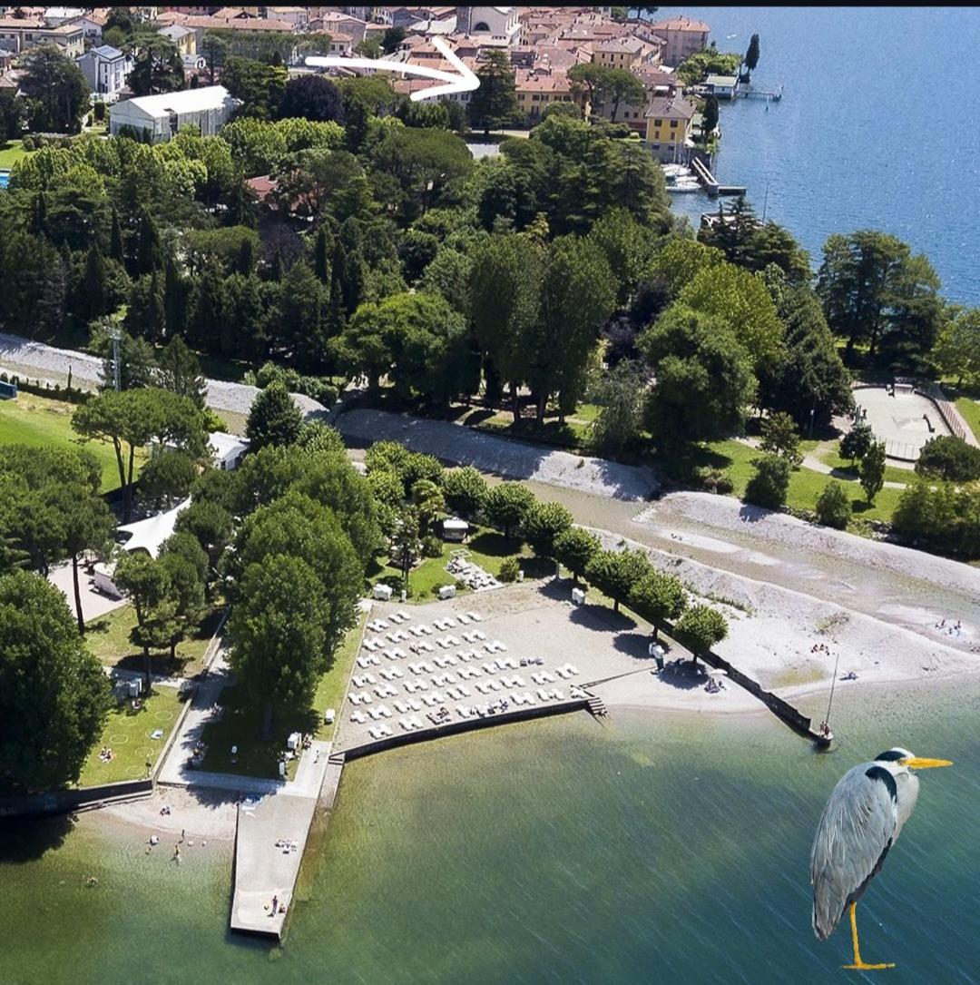L'Airone - Casa Vacanza Манделло-дель-Ларио Экстерьер фото
